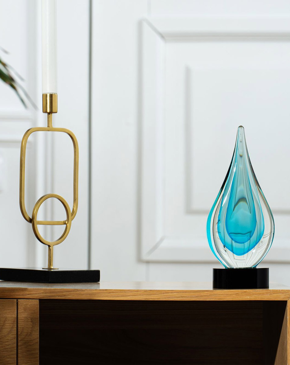 Стела Glass Onion